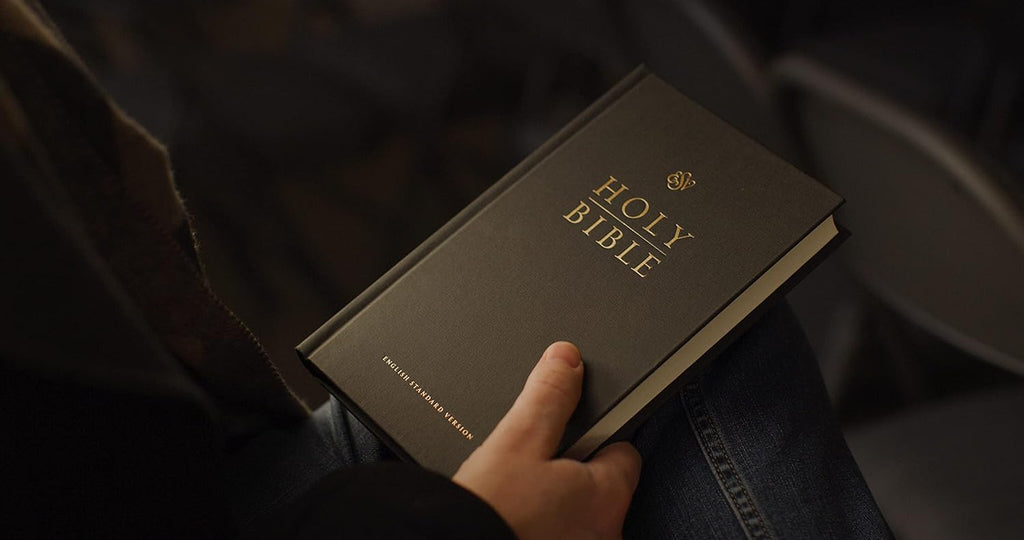 ESV Church Bible: English Standard Version, Black, Church Bible Hardcover – Import, 31 October 2018