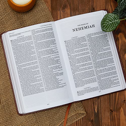 KJV, Deluxe Gift Bible, Leathersoft, Gray, Red Letter, Comfort Print: Holy Bible, King James Version